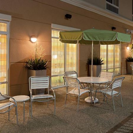 Fairfield Inn & Suites Льюисберг Ресторан фото