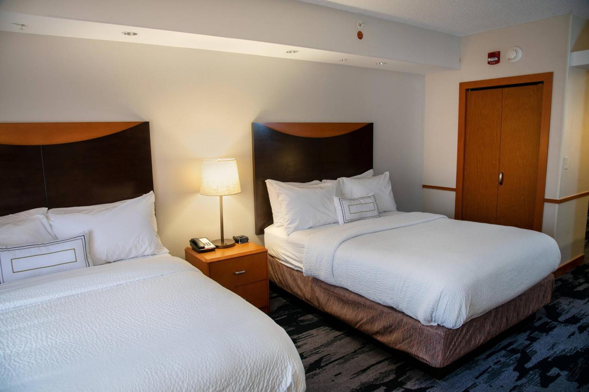 Fairfield Inn & Suites Льюисберг Экстерьер фото