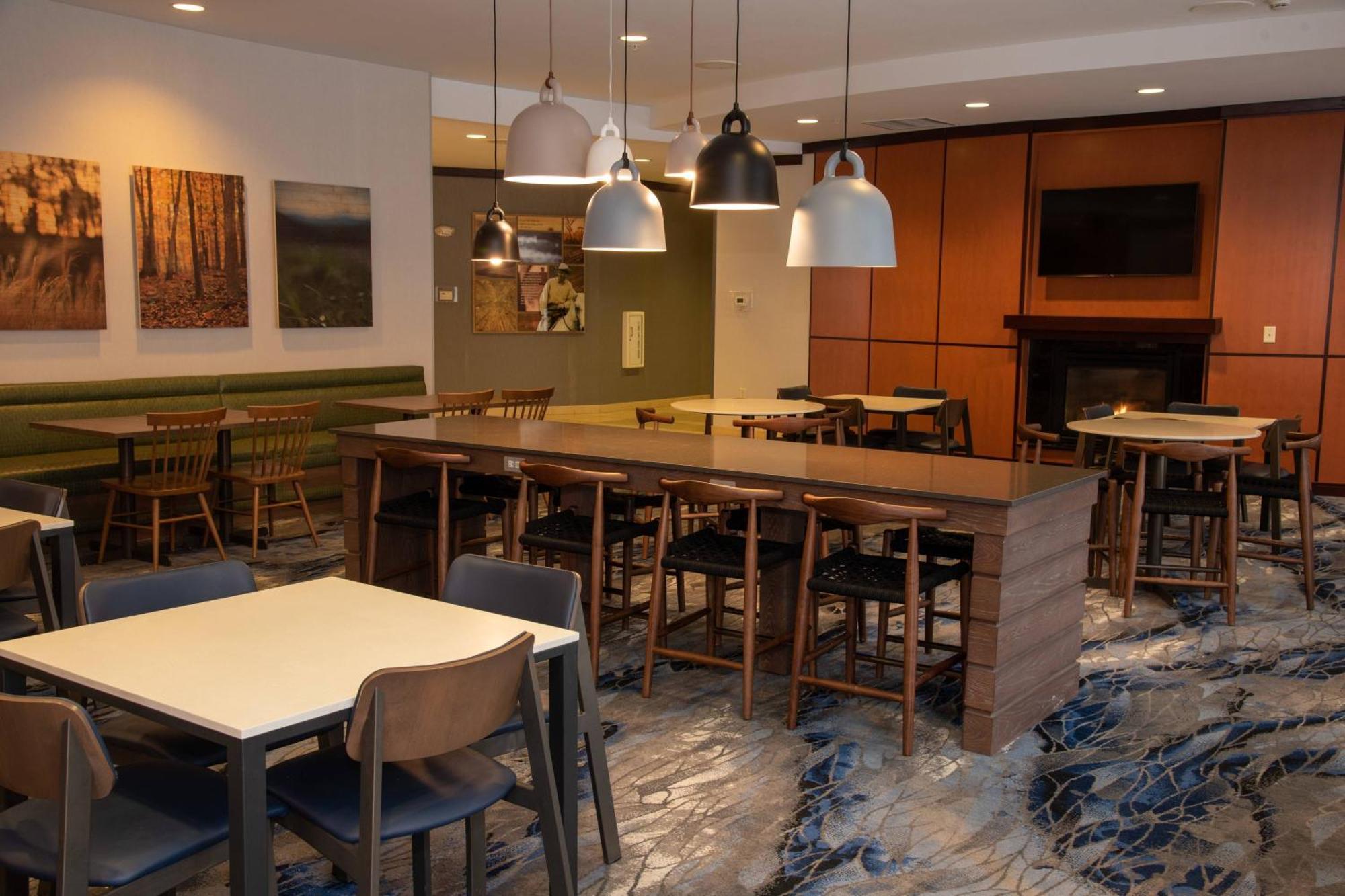 Fairfield Inn & Suites Льюисберг Экстерьер фото